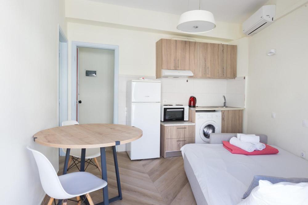 ريثيمنو Theo Apartments المظهر الخارجي الصورة